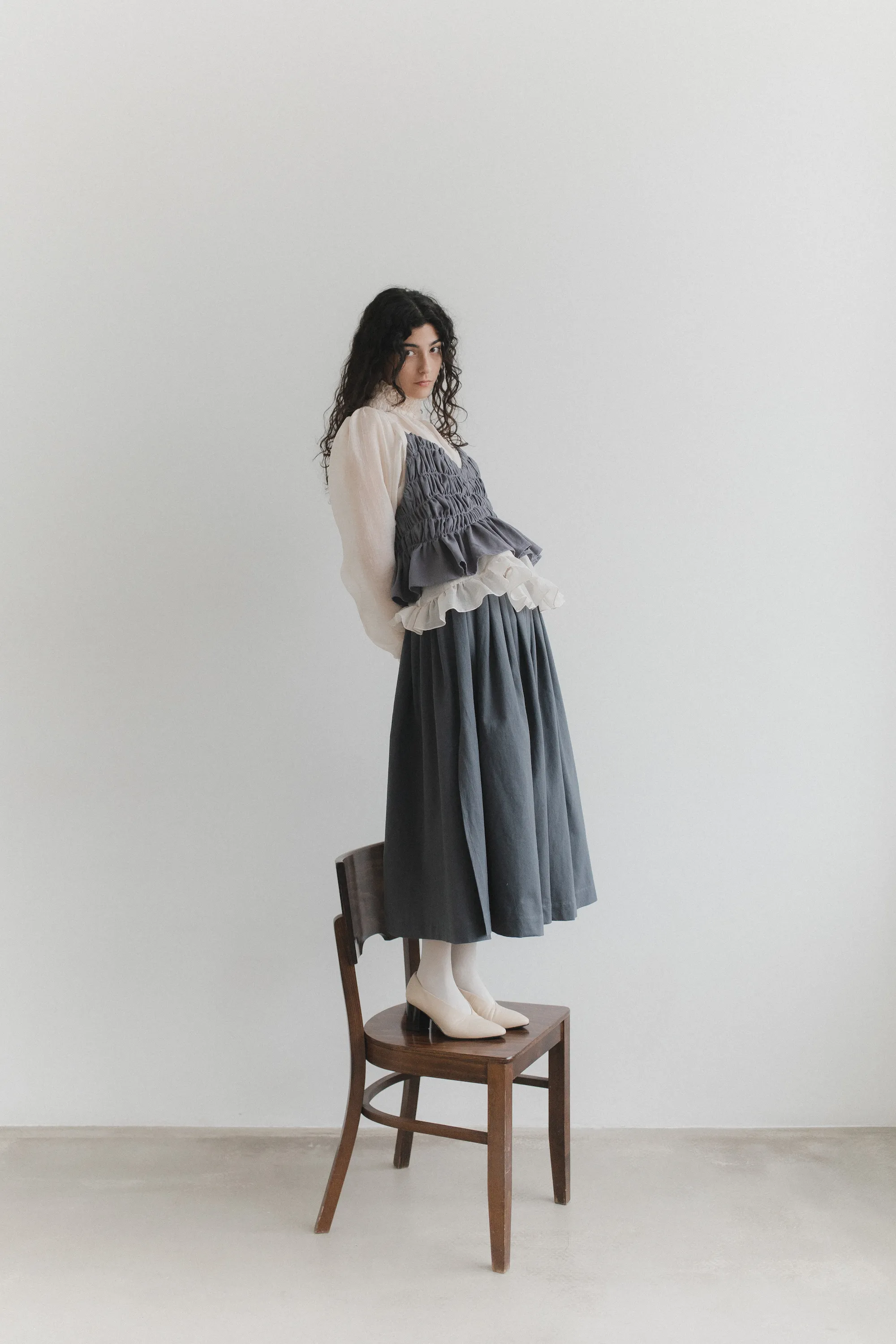 Фактурный топ со сборками на подкладе